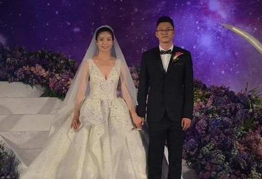 男朋友去参加别人的婚礼,男友出席朋友的婚礼